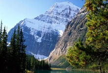 PG模拟器官网：国足众将积极备战日本 主帅伊万表情严肃.